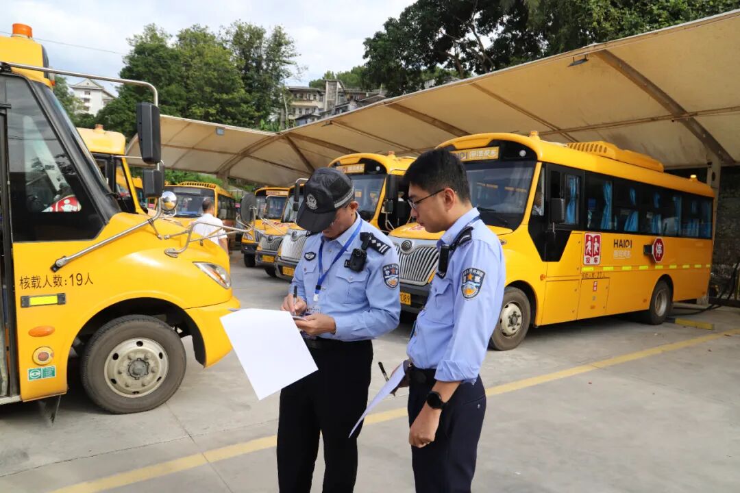 校車安全“回頭看”,嚴查隱患“零容忍” 校車安全“回頭看”,嚴查隱患“零容忍”