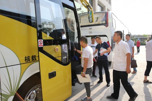 海格客車與閻良合力打造校車運營典范/ \